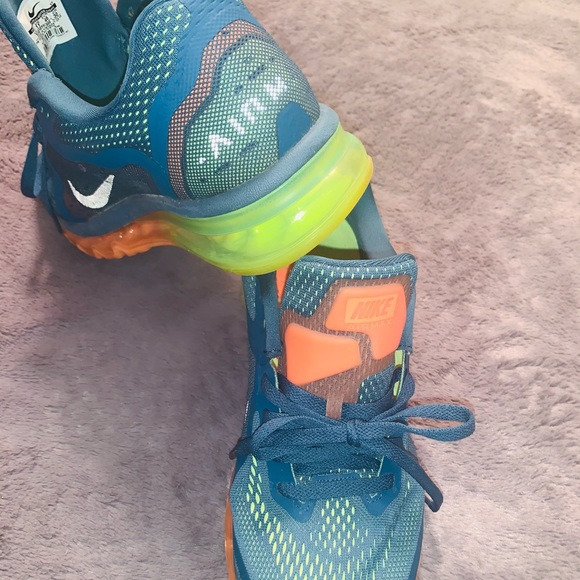 Nike Air Max - Picture 2 of 11